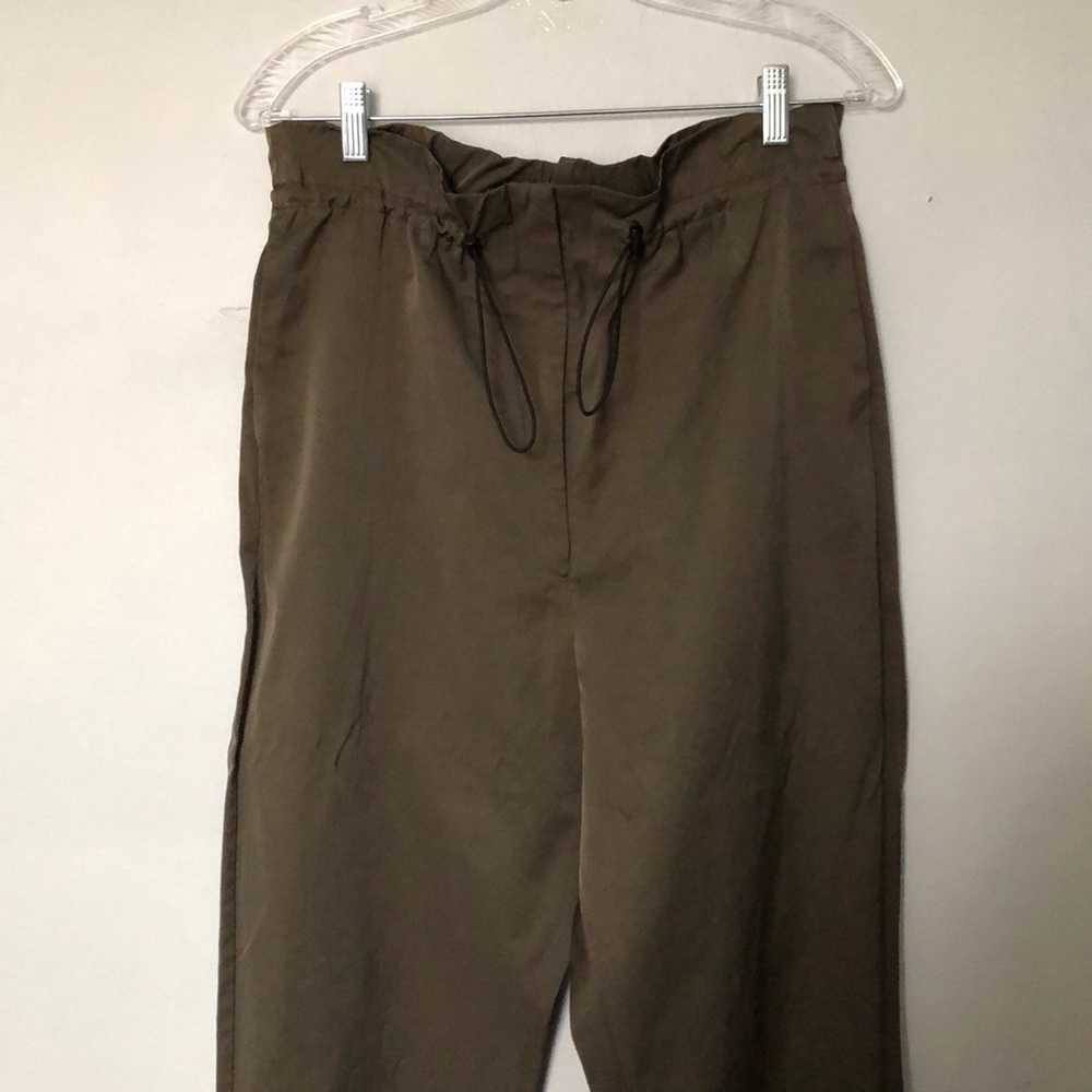 H&M Highwaist camo pants